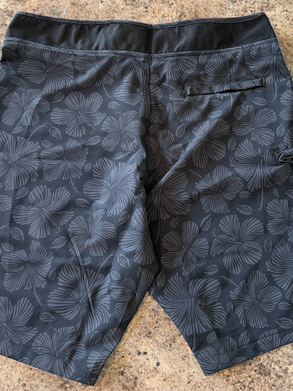 Da Hui men’s hibiscus board shorts size 30 - Picture 5 of 6